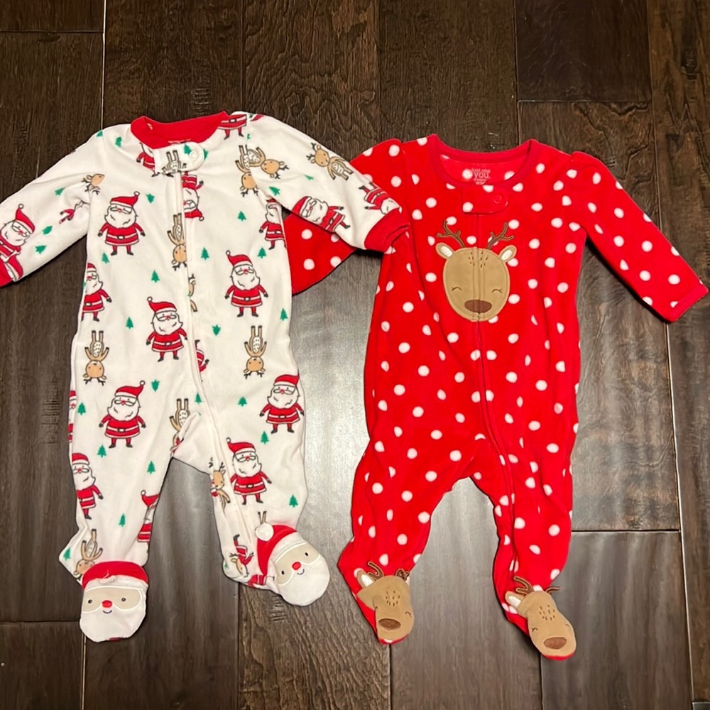 Adorable Bundle of Carters Baby Girl Cozy Christmas Pajamas Sleep and Plays!
